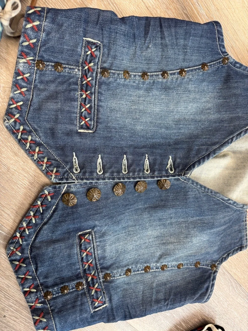 Double Ranch Embroidered Denim Vest with Red Bandana Accents Women's size small - Picture 10 of 10